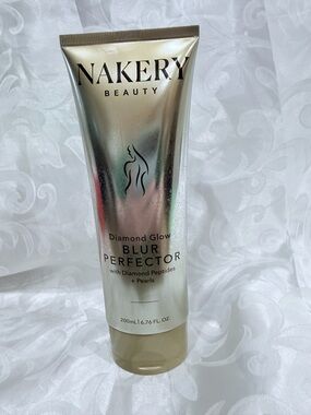 Nakery Beauty Diamond Glow Blur Perfector — Pearl Gold